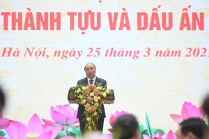 Thủ tướng Nguyễn Xuân Phúc chia sẻ: “5 năm qua là một nhiệm kỳ nhiều cảm xúc, là những năm tháng đáng nhớ nhất của cá nhân tôi đến thời điểm này…”. Ảnh: VGP