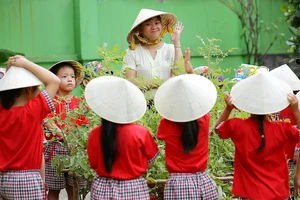 Giáo viên mầm non: Gắn bó với nghề bằng tình yêu thương