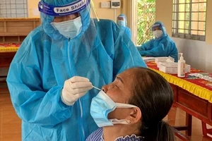 Bình Dương: Các cơ sở test nhanh Covid-19 phải công khai giá dịch vụ