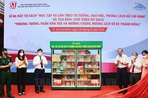 Ra mắt tủ sách “Học tập và làm theo tư tưởng, đạo đức, phong cách Hồ Chí Minh”