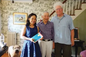 Những người đi qua biển
