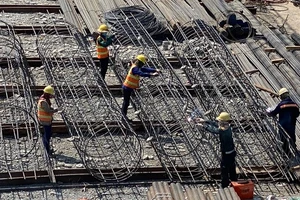 Giá thép xây dựng nội địa hiện thấp hơn khoảng 20% so với giá cùng kỳ năm ngoái