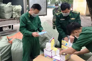 Chặn bắt nhiều vụ vận chuyển khẩu trang để bán sang biên giới