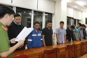Bắt 9 ca trưởng “làm luật” thu tiền cho xe quá tải vào cao tốc