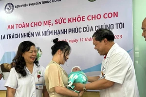 Trẻ sinh non nặng 600g, mắc nhiều bệnh nguy hiểm 