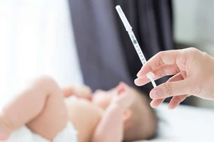 Khẩn trương đánh giá, kết luận nguyên nhân vụ tai biến sau tiêm vaccine làm 1 trẻ tử vong ở Vĩnh Phúc