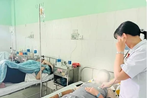 Đình chỉ hoạt động, kiểm tra, truy xuất nguồn thực phẩm bánh mì Phượng