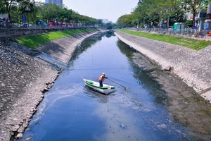 Cơ quan chức năng Hà Nội trả lời chất vấn về giải pháp làm sạch nước sông Tô Lịch