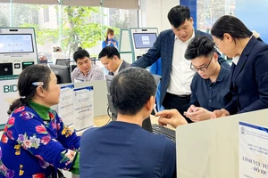 Hà Nội phát số online làm thủ tục hành chính cho người dân và tổ chức