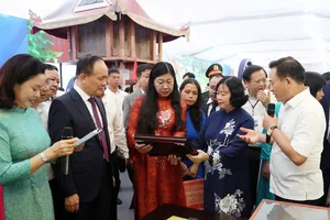 Sáng tạo hấp dẫn với không gian trưng bày của TP Hà Nội tại Triển lãm Thành tựu đất nước