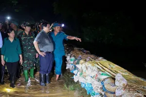 Trắng đêm chạy lũ ở Sóc Sơn