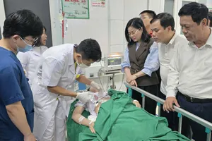 Bộ trưởng Bộ Y tế Đào Hồng Lan: Xử lý nghiêm các đối tượng hành hung nhân viên y tế