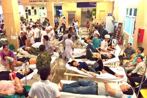 Một vụ ngộ độc tập thể làm nhiều người mắc phải nhập viện điều trị