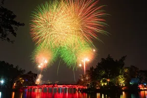 Hà Nội sẽ bắn pháo hoa tầm cao chào năm mới 2026 tại 6 điểm 