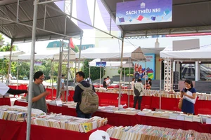 Dừng hoạt động Hội chợ sách “Viet Nam book fair tour 2020” vì bán sách ngoài danh mục 