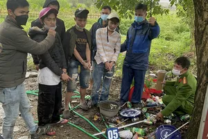 Công an bắt gọn 3 đối tượng vận chuyển ma túy.
