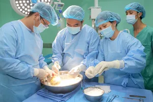 Bệnh viện Trung ương Huế ghép tim xuyên Việt lần thứ 17 thành công cho bệnh nhân 34 tuổi
