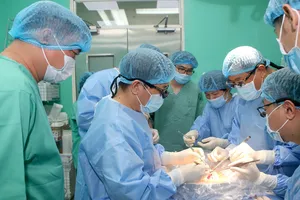Bệnh viện Trung ương Huế thực hiện cùng lúc 4 ca ghép tim, gan, giác mạc xuyên Việt