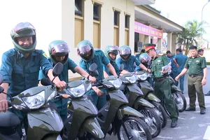 Cấp, phát 138 xe mô tô 2 bánh cho Ban Chỉ huy Quân sự cấp xã, phường trên địa bàn Hà Tĩnh 
