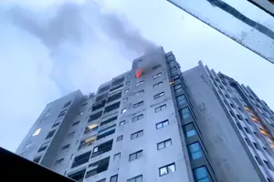 Đám cháy xảy ra tại một căn hộ ở chung cư 