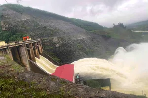 Nhà máy Thủy điện Hố Hô đang xả tràn