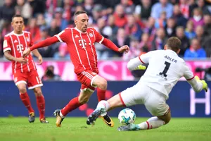 Bayern Munich (trái) hy vọng sẽ lặp lại màn trình diễn xuất sắc trước Mainz để đá bại Schalke. Ảnh: Getty Images 