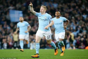 Kevin de Bruyne mừng pha lập công khai thông bế tắc. Ảnh: Getty Images