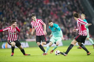 Messi (xanh) và đồng đội được dự đoán không khó vượt qua Athletic. Ảnh: Getty Images