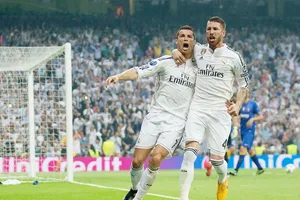 Ronaldo (trái) và Ramos đang bất đồng. Ảnh Getty Images