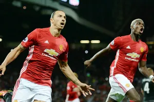 Zlatan Ibrahimovic (trái) và Paul Pogba cùng lúc trở lại là tin vui với Man.United. Ảnh: Getty Images 