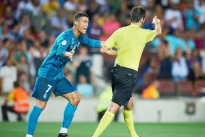 Real nhận nhiều quyết định sai lầm từ trọng tài đầu mùa tới giờ. Ảnh: Getty Images 