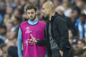 Dù đánh giá rất cao Bernardo Silva (trái), nhưng Pep cũng khó trao cho anh cơ hội đá chính vào lúc này. Ảnh: Getty Images 