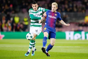 Messi dự bị, Barca (đỏ xanh) vẫn thắng nhàn. Ảnh: Getty Images