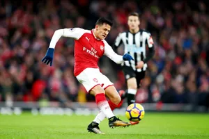 Alexis Sanchez được cho sa sút lúc này là vì đang nghĩ chuyện ra đi. Ảnh: Getty Images