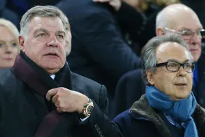 Sam Allardyce (trái) đã đáp ứng đúng kỳ vọng của cổ đông lớn nhất Everton, Farhad Moshiri (phải). Ảnh: Getty Images