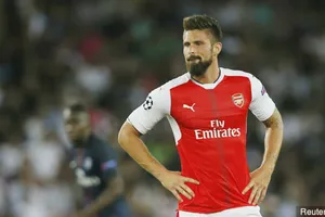 Olivier Giroud chấn thương khiến Arsenal càng lâm vào khó khăn về nhân sự. Ảnh: Getty Images