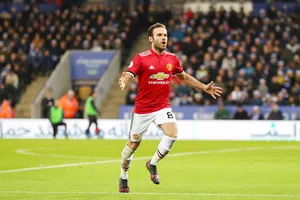 Đá chính 3 trận liên tiếp, kinh nghiệm của Juan Mata dường như đang được trọng dụng. Ảnh: Getty Images