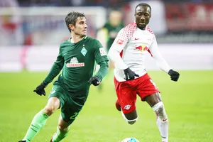 Naby Keita (phải) trong màu áo RB Leipzig. Ảnh: Getty Images 