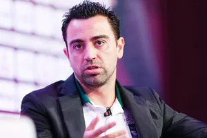 Xavi tôn Messi lên cao và gián tiếp “cảnh báo” bộ đôi Real. Ảnh AS.