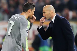 Zidane đứng về phía ủng hộ Ronaldo. Ảnh: Getty Images.