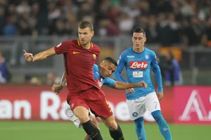 Edin Dzeko (trái) vẫn đang đạt phong độ tốt tại AS Roma. Ảnh: Getty Images 