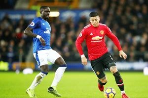 Marcos Rojo (phải) đang nhận được sự tin tưởng của HLV Jose Mourinho. Ảnh: Getty Images