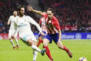 Isco (trái) hội đủ mọi phẩm chất mà HLV Pep Guardiola muốn có. Ảnh: Getty Images 
