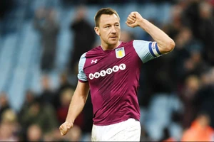 John Terry vẫn bền bỉ cống hiến cho Aston Villa. Ảnh: Getty Images