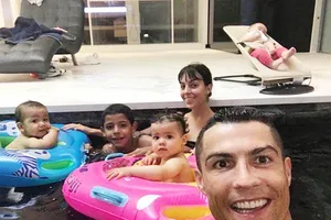 Ronaldo tổ chức sinh nhật cho hai con. Ảnh Facebook nhân vật.