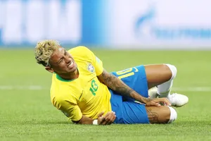 Nếu Neymar không thay đổi cách chơi, hình ảnh này sẽ tiếp tục được nhìn thấy. Ảnh: Getty Images 