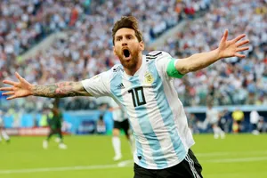 Lionel Messi phấn khích với bàn thắng đầu tiên trên đất Nga. Ảnh: Getty Images 