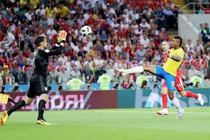 Paulinho ghi bàn mở tỉ số. Ảnh FIFA