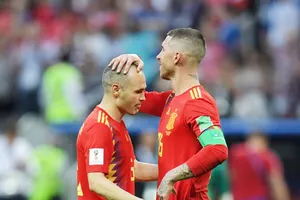 Iniesta chia tay đội tuyển, nhưng Ramos sẽ ở lại. Ảnh: Getty Images
