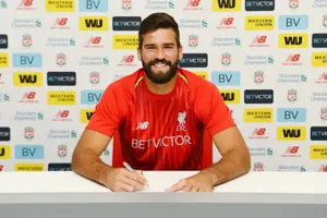 Alisson chính thức gia nhập Liverpoo. Ảnh: liverpoolfc.com